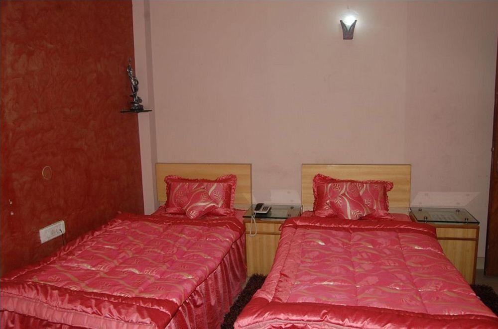 ניו דלהי Hotel Ashoka International מראה חיצוני תמונה