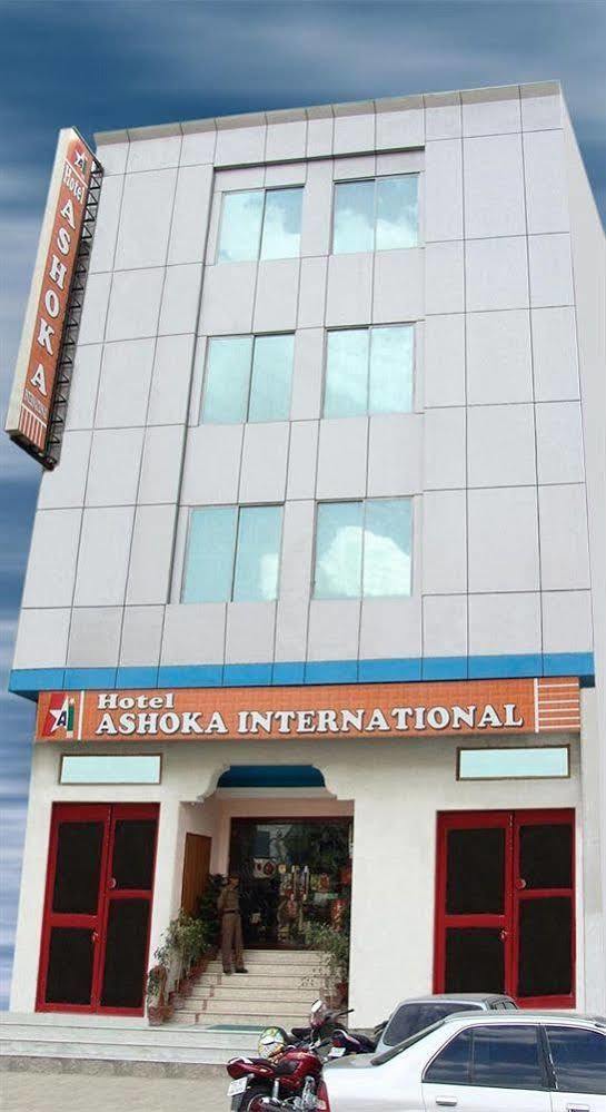 ניו דלהי Hotel Ashoka International מראה חיצוני תמונה